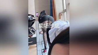 青春活力的小妹妹又發情了，癮來了直接在鏡頭前和狼友互動發騷，小騷逼和菊花都很粉嫩。