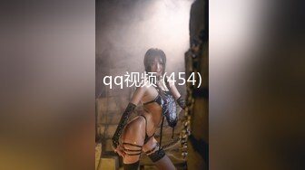 三人组的诱变 美女和硅胶娃娃同时被小哥哥无套输出 操的潮喷不停内射 精液咕咕流出 还能再插娃娃再射 厉害啊