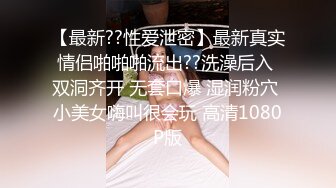 小宝寻花今晚约了个绿衣萌妹子啪啪，洗完澡舔弄上位骑乘插入自己动大力猛操