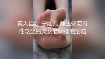 KTV女厕蹲守偷拍紫色连衣裙美女 稀毛肥鲍鱼张一小口