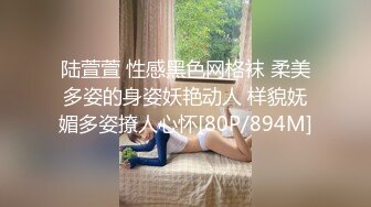 STP26118 难得一见粉嫩美穴小姐姐，腰细美臀无毛小穴，振动棒抽插水很多，翘起屁股掰穴，水晶假屌猛捅