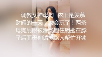 小可爱去公厕尿尿时被两个小混混强暴