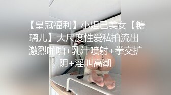 无敌粉穴极品美少女！高颜值一身黑裙！撩起看粉嫩BB，小穴已经很湿了，震动棒抽插