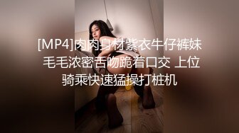 长发及腰烈焰红唇新人小姐姐，解开睡衣搔首弄姿